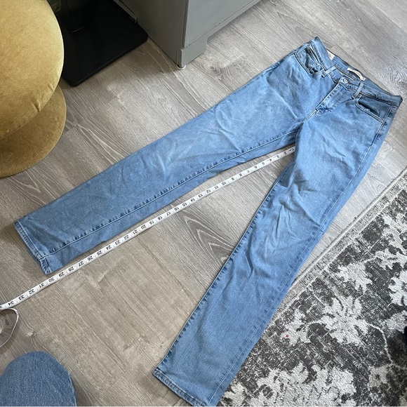 Levi’s 724 Excellent Condition, Straight Leg High Rise Jeans - Picture 2 of 5